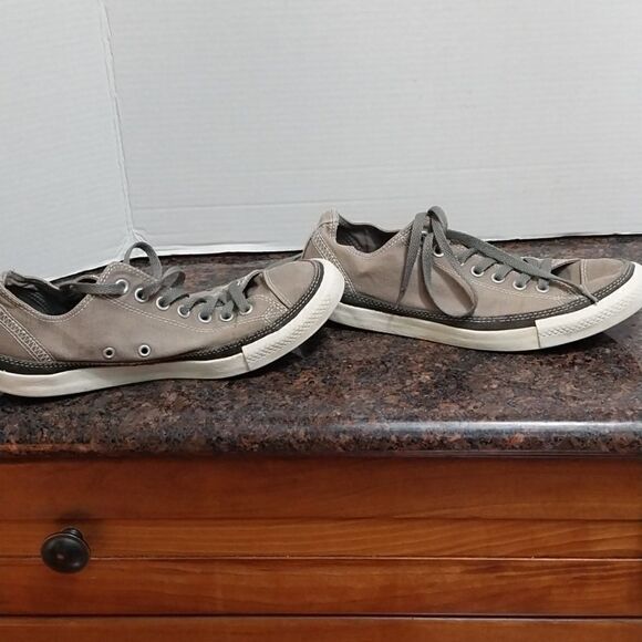 Converse All Star Sneakers...SIZE 9 - Picture 5 of 5